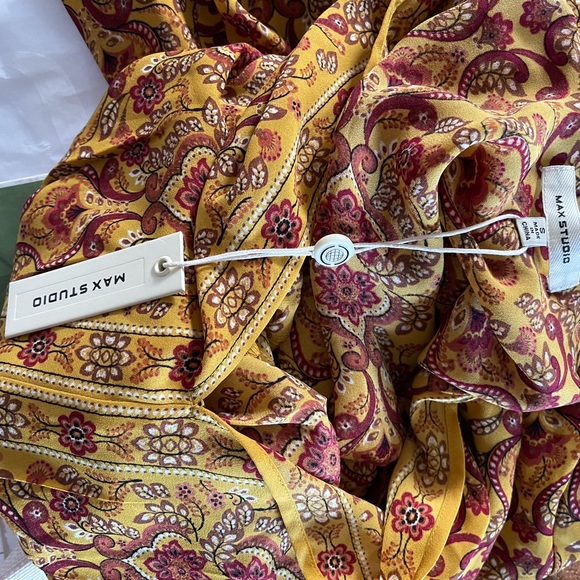 NEW WITH TAGS. Max Studio Crepe 3/4 Sleeve Tie Front Blouse size small-Medium - Picture 7 of 8